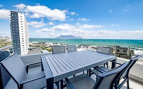 Luxury Beachfront Penthouse In Blouberg- 402 Azul